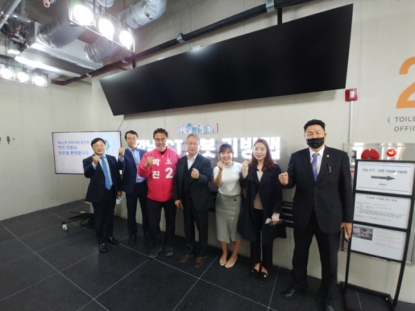 21 ȸǿ  缱, URI-Lab 湮 