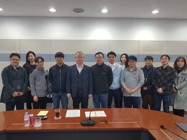 KIRO â 8ֳ , <ټ   >  